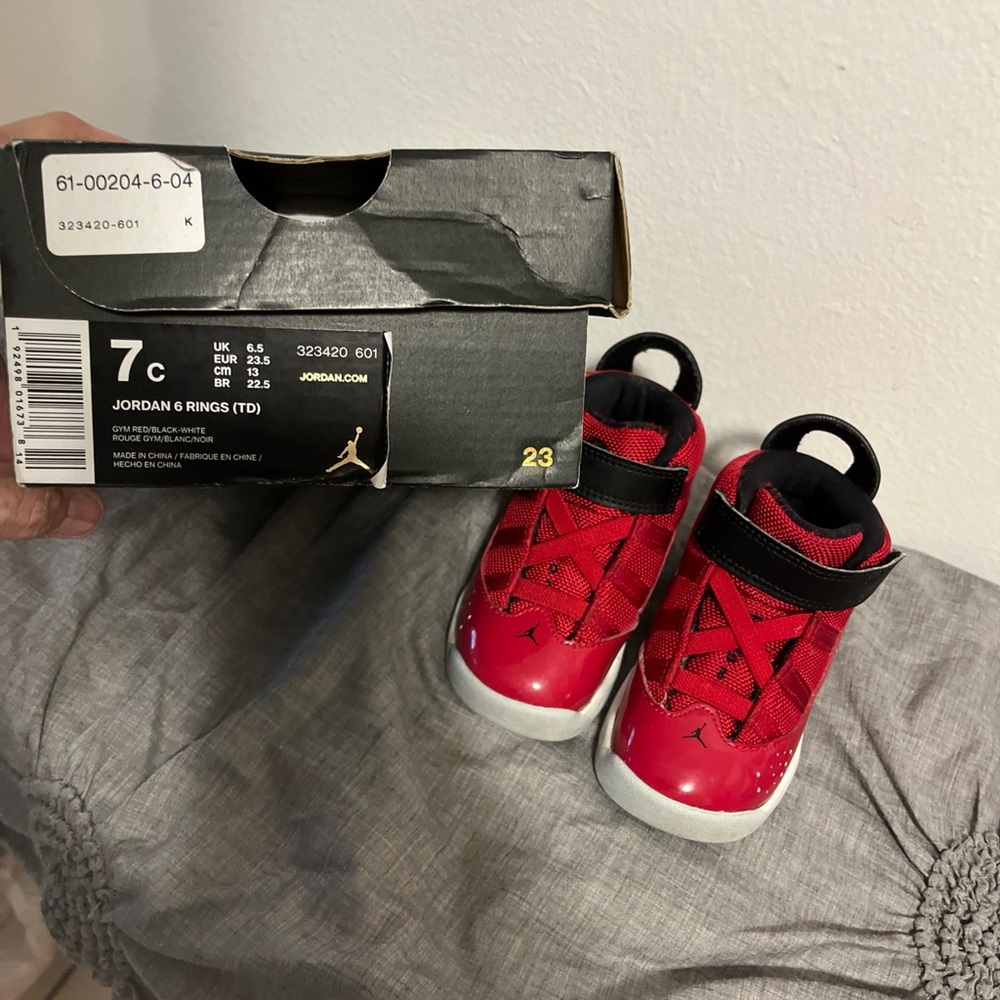 Like new condition. 
Classic Jordan 6 Rings TD Gym Red Size 7c With Original Box
